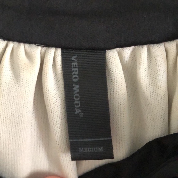 Vera Moda dress - size M - gently worn - Picture 4 of 9